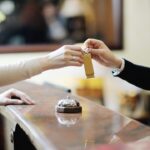 تصویری از پدیزش هتل حین تحویل اتاق