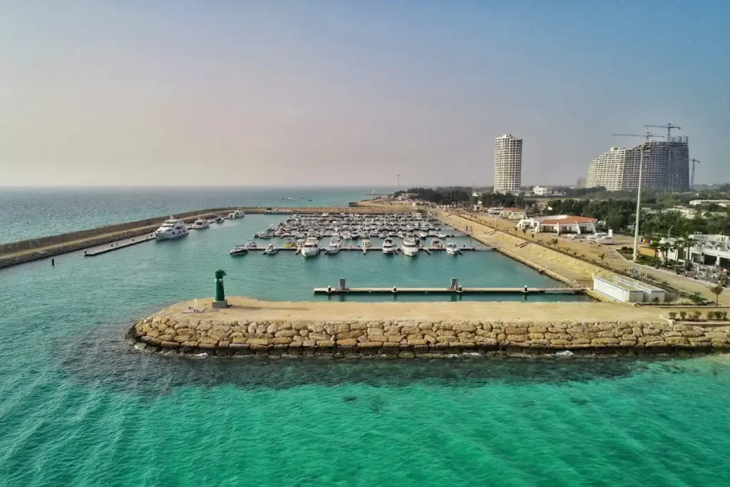 ساحل لوکس مارینا در کیش